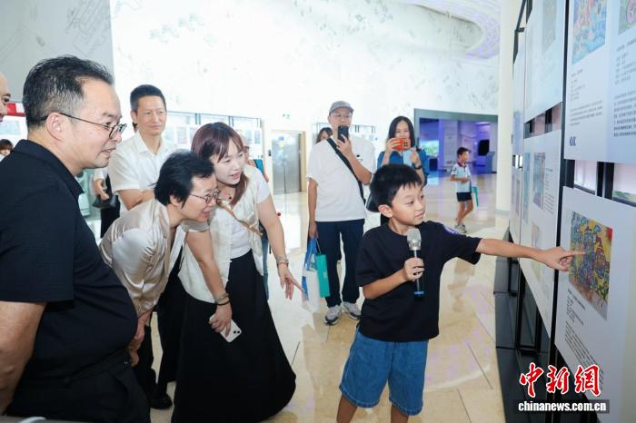 第三届大湾区科普科幻艺术作品展颁奖现场