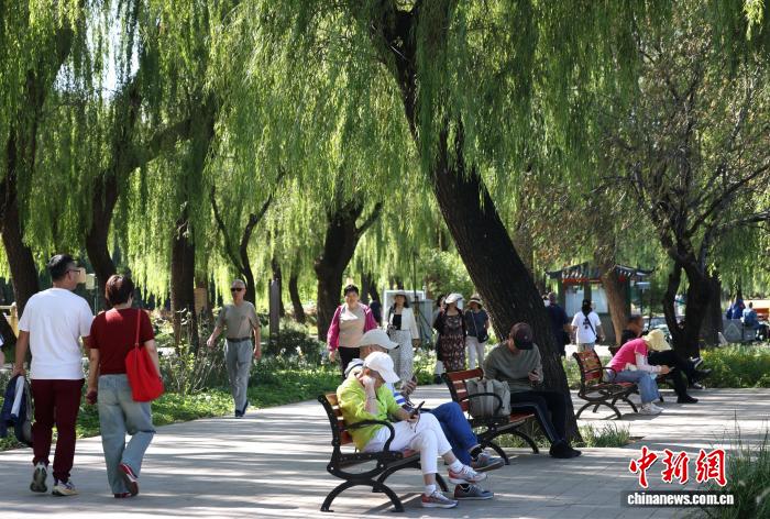 北京秋日新玩法：百个赏秋点位串联全城美景
