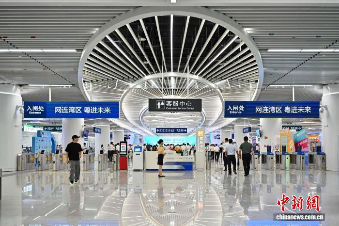 广州地铁同日开通多条城际铁路和地铁线路