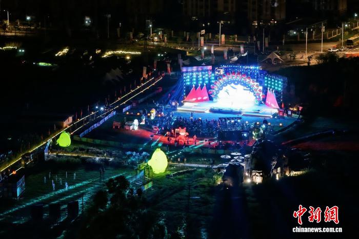 闽南高甲戏原乡：传统戏曲焕新，乡村振兴添彩