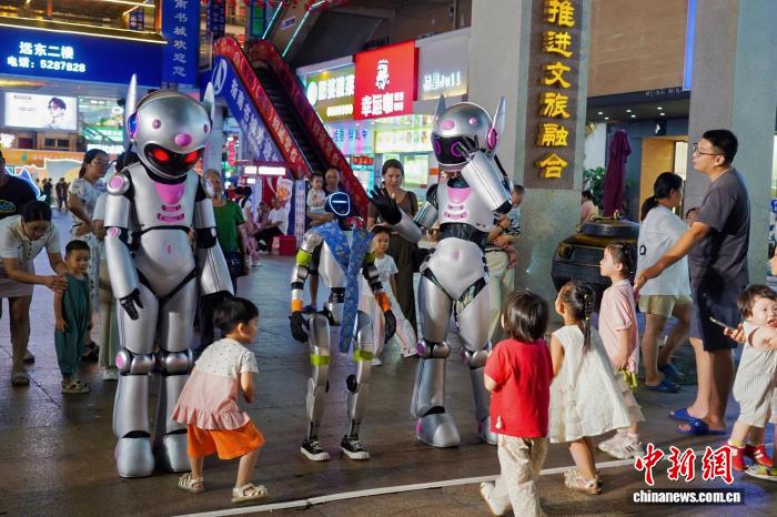 2025活力夜广西嘉年华贺州主场：非遗科技融合激活夜经济