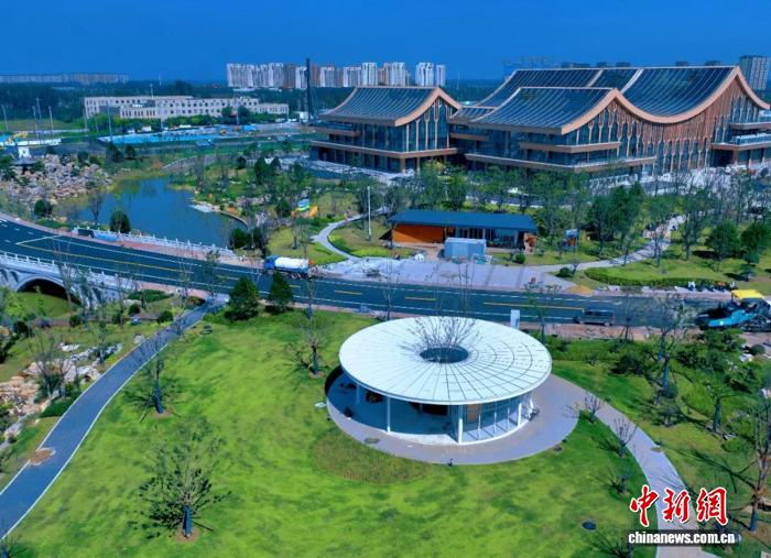 济南黄河北岸新地标：鹊山生态文化区盛大启用