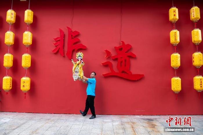 广西合浦月饼小镇非遗街区开街
