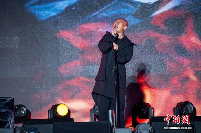 周晓鸥准格尔旗演出