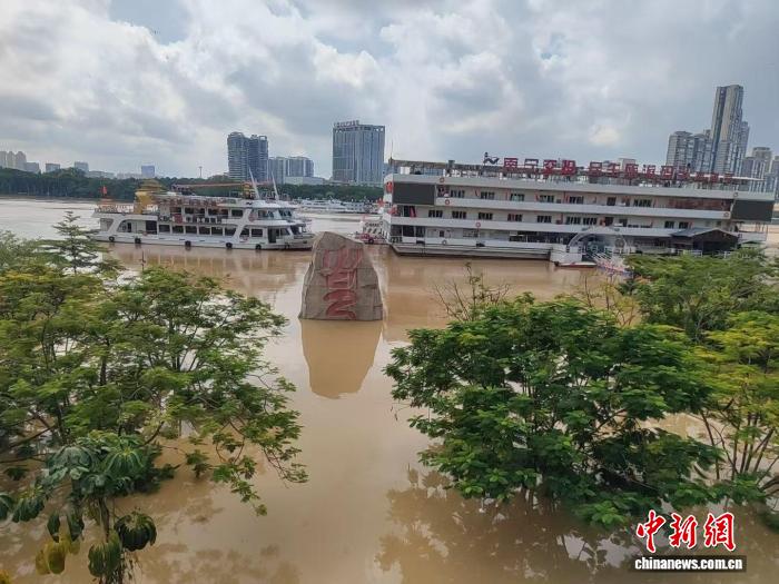 郁江洪峰10月4日凌晨将抵达南宁 各部门严阵以待