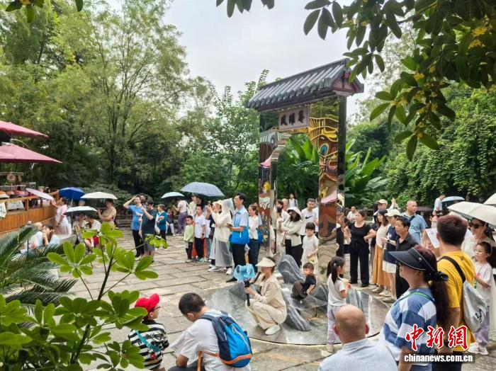 湖北重点景区人气爆棚 融合创新引领旅游新风尚