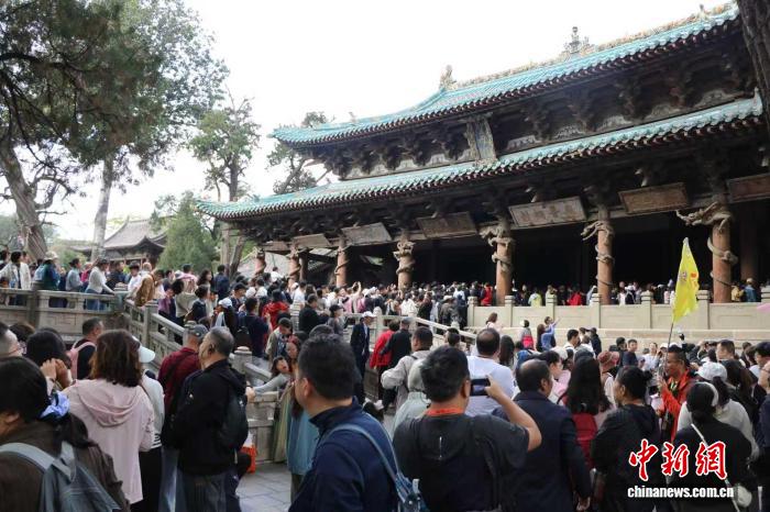 太原晋祠双节活动：宋代侍女讲解与创意手作共绘文化盛宴