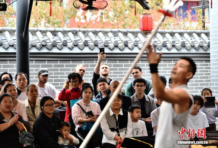 大运河畔千年杂技：吴桥非遗的惊险奇绝与文化传承