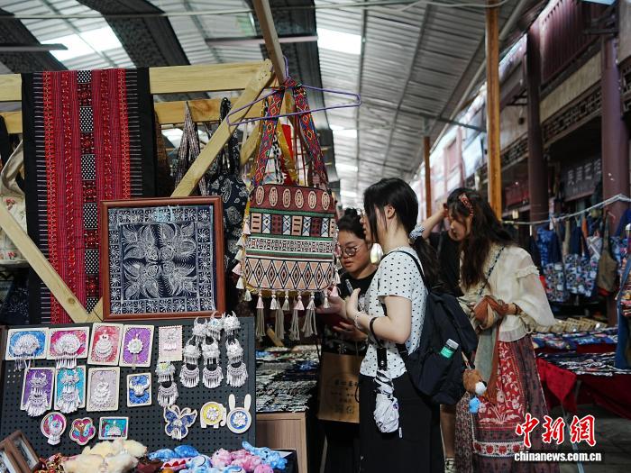 贵州凯里绣里淘非遗集市
