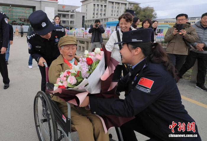百岁志愿军老兵图们江畔庆生：忆抗美援朝峥嵘岁月