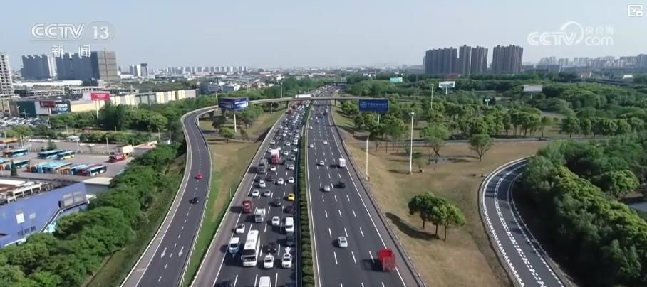 公路返程车流