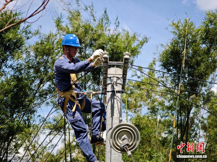 玉林市博白县低压抢修现场