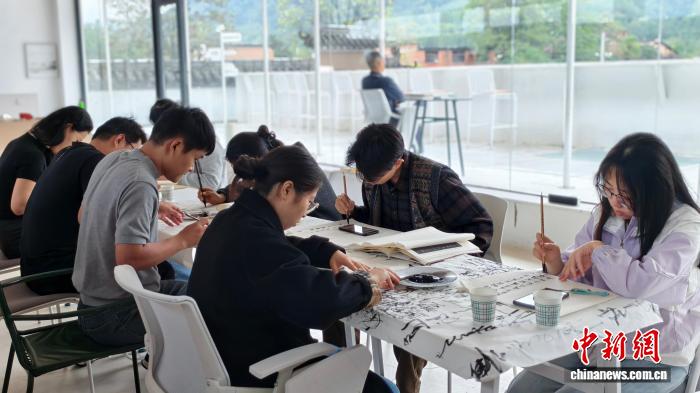 秦岭脚下数字游民社区：工作与生活融合的新范式