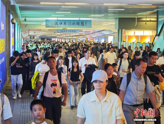 国庆中秋假期武铁发送旅客762.7万人次