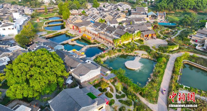 国庆中秋双节：江西钓源古村多元体验成热门打卡地