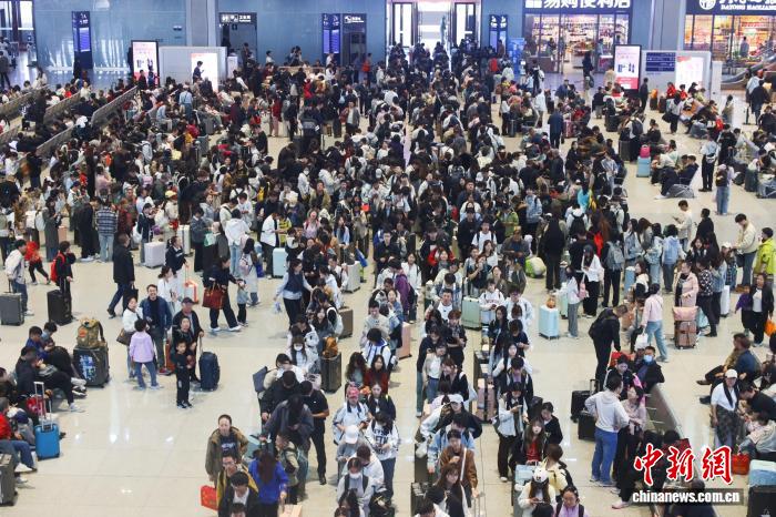 国庆中秋假期 国铁太原局单日旅客发送量破纪录