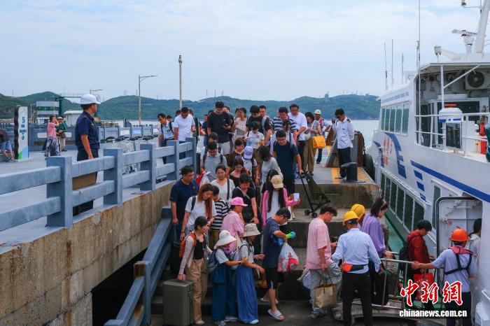 国庆中秋浙江跨区域流动量达1.67亿人次 自驾成主流