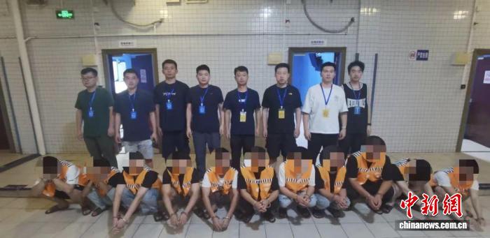 全国多地家长群现假‘班主任’ 11名诈骗嫌疑人落网