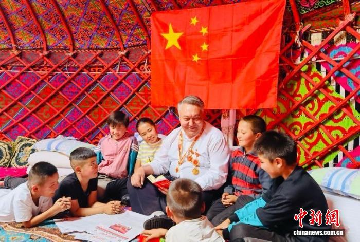 马丁别克：草原牧民之子如何成为公益爱心标杆