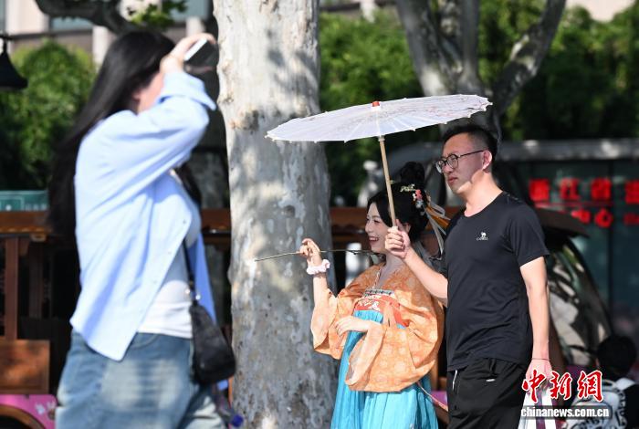 浙江创最晚高温日新纪录 10月多地气温超35℃