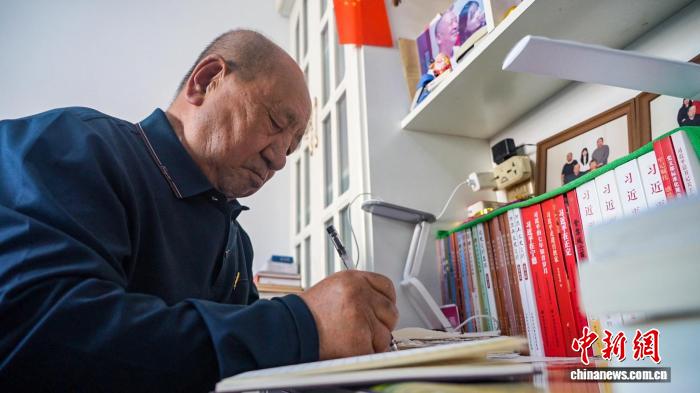 银发岁月：阿尔山退休老人的坚守与奉献