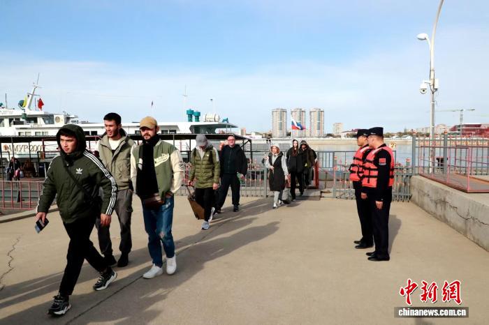 中国对俄免签首月：黑龙江俄罗斯入境旅客增长28.4%