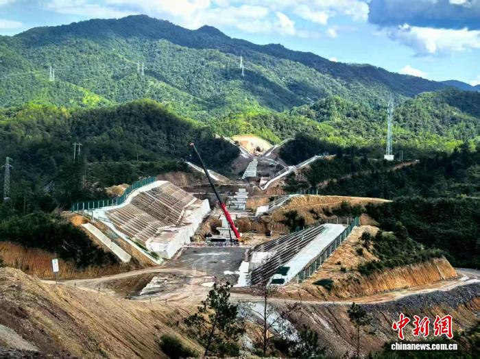瑞梅铁路关键突破：全线最长隧道巴庄隧道正式贯通