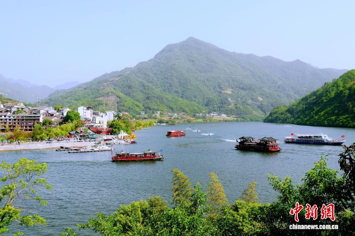 陕西石泉：文旅融合激活山水小城 烟雨秦巴引客来
