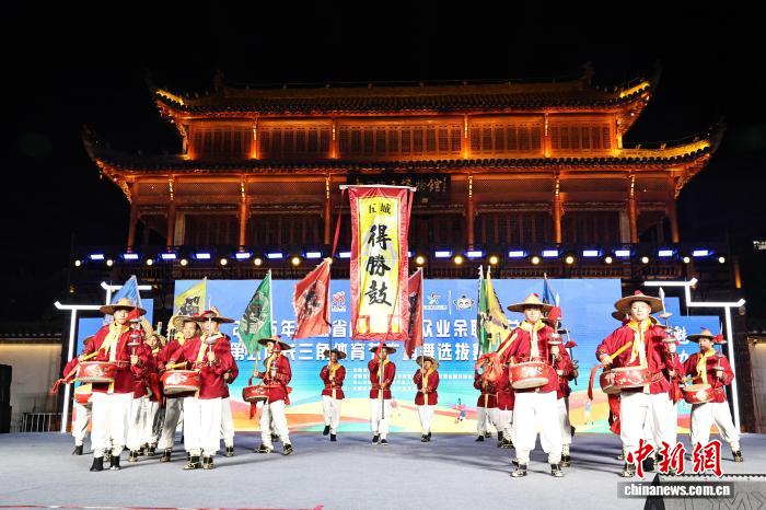 安徽省广场舞群众业余联赛总决赛在休宁开赛