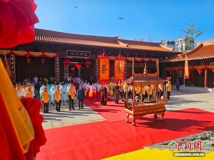10月19日，纪念朱子诞辰895周年乙巳秋祭活动在朱文公祠举行。建瓯市融媒体中心供图