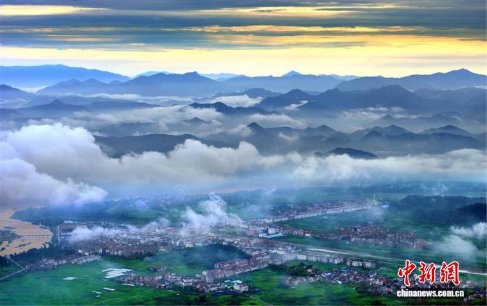 （乡村行·看振兴）改革为笔 山水为墨：浙江镇域“点绿成金”