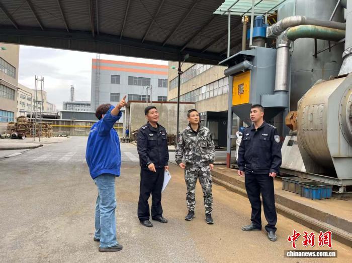 浙江嘉兴生态警务破题 铺就工业重镇守“绿”之道