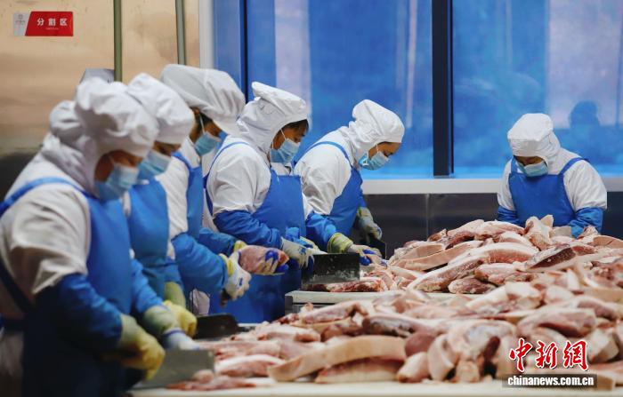 城口腊肉生产场景