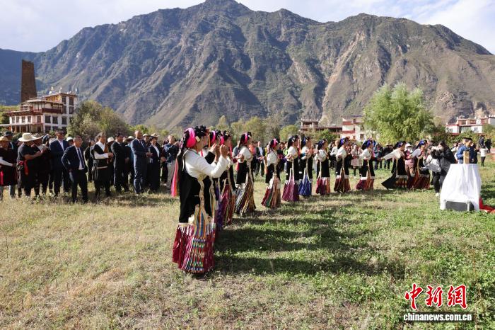 “云端藏寨”捧回“世界最佳”　古碉下开启新生活