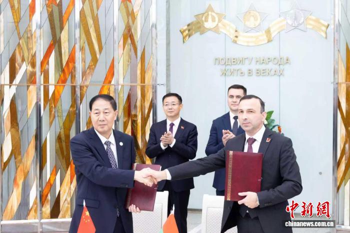 中白大学联盟签署联合宣言 推动两国教育科研深度合作