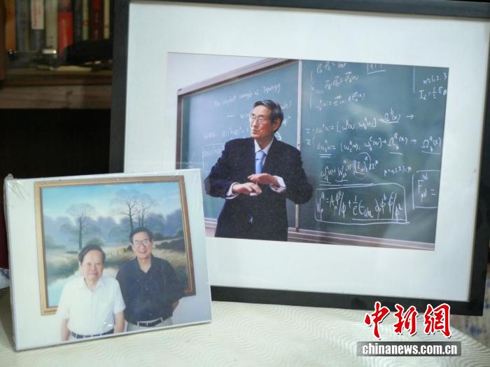 杨振宁与南开大学的十年情缘：科研与育人的光辉岁月