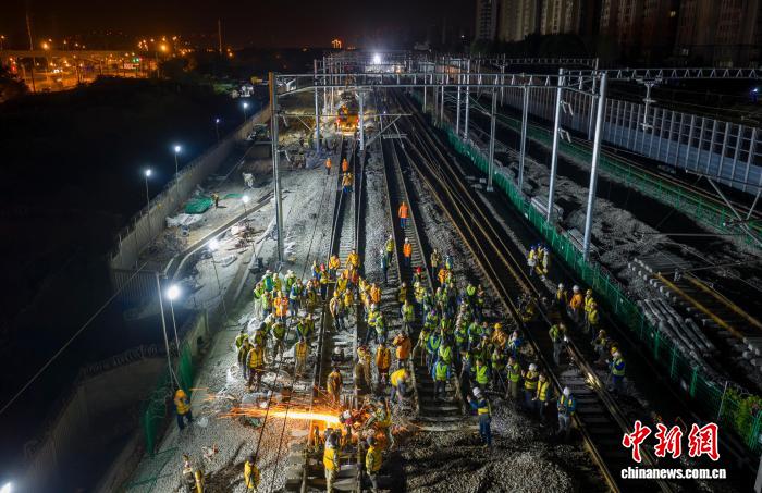 合安高铁引入合肥枢纽工程现场夜间施工