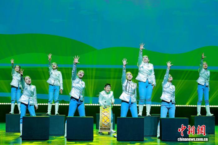 内蒙古15名青少年全国舞台展北疆风情 用音乐架起文化桥梁
