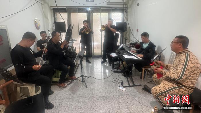 晋北黄土高原唢呐韵悠长 青年传承古调焕“新声”