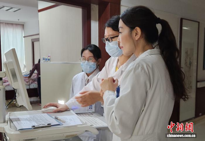 探访老年医学科：以爱守护，温暖晚年生活