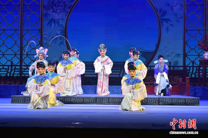 泗州戏《吕布与貂蝉》演出剧照