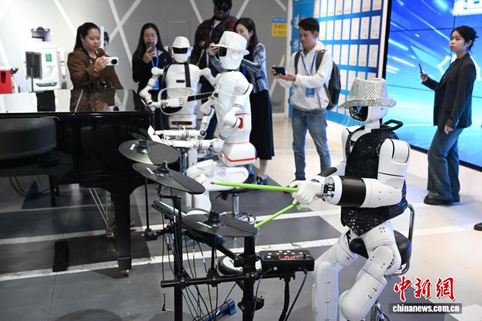 东盟媒体探访长沙：见证中国智造如何将科幻变为现实