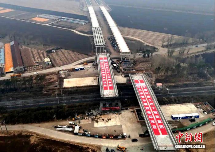 测量机器人等黑科技助力 哈尔滨转体桥实现毫米级精准转体