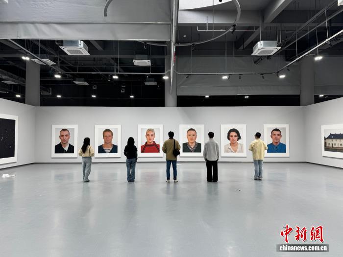 2025丽水摄影节托马斯·鲁夫个展现场