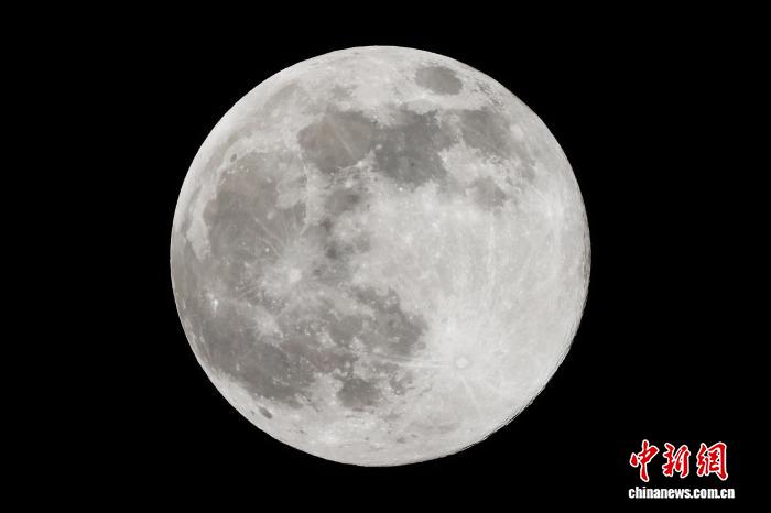 2025年最大超级月亮：天文奇观点亮中国夜空