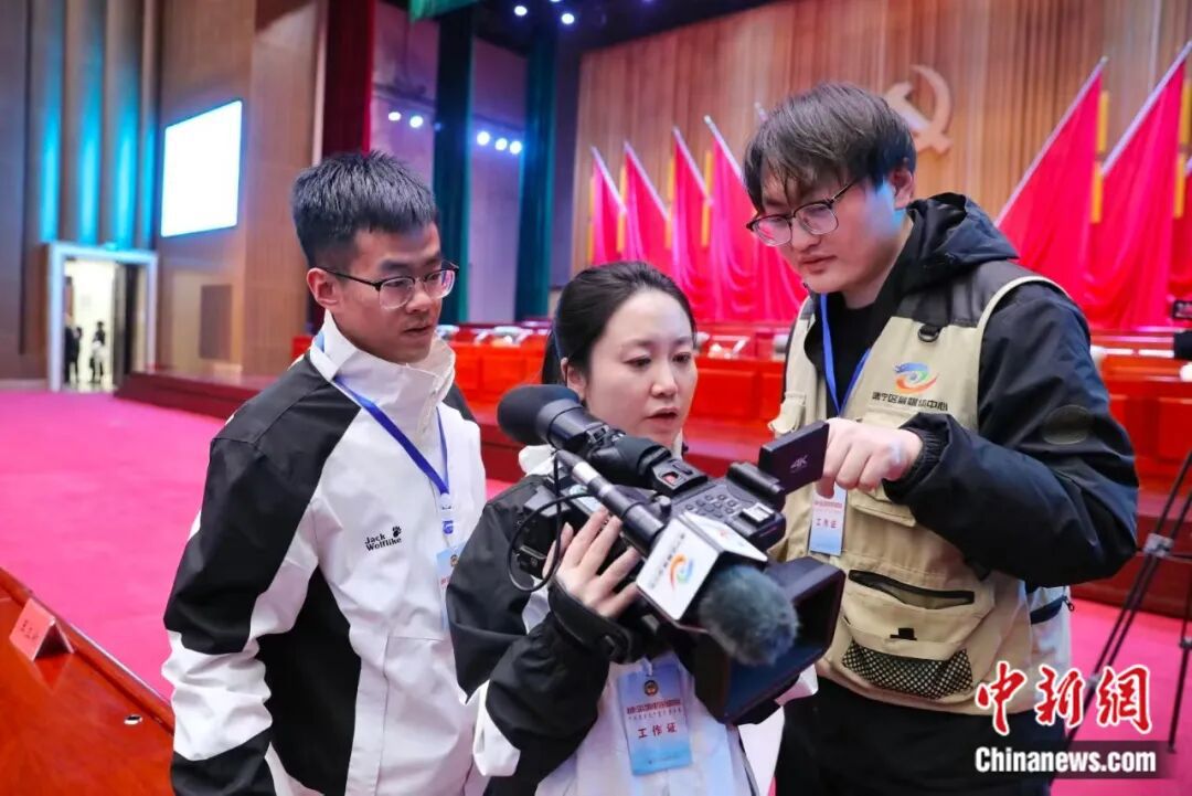 工作中的王晓龙