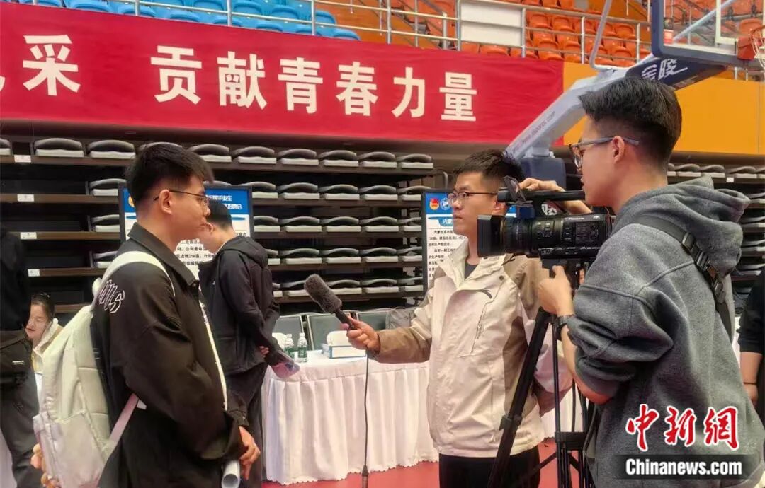 工作中的王晓龙