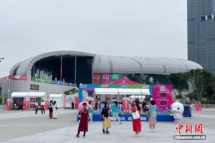 （粤港澳全运会）广州南沙体育馆文体广场投入使用