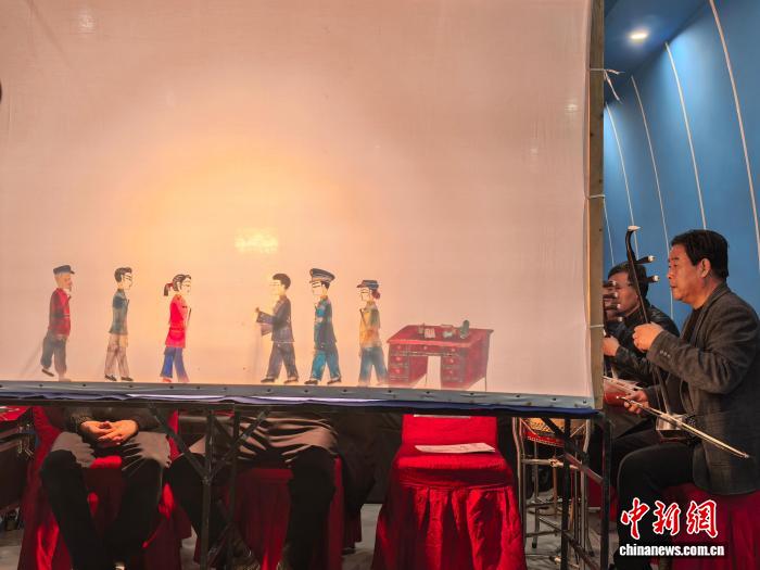 环县皮影剧《连心桥》演出现场