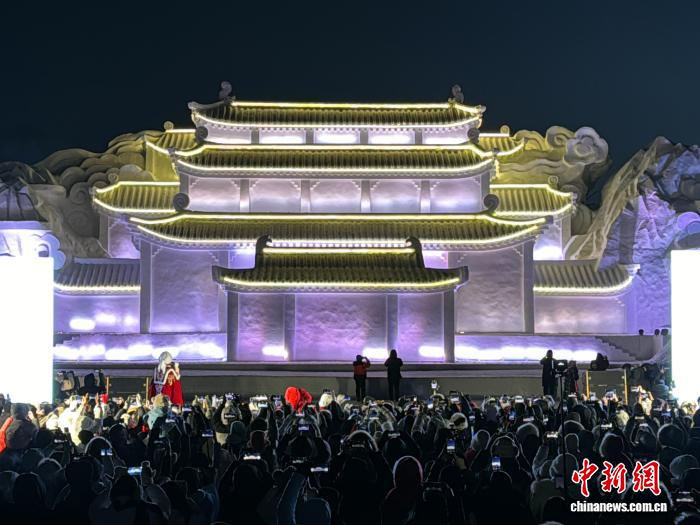 长白山新雪季：粉雪天堂邀您共赏‘云顶天宫’奇景